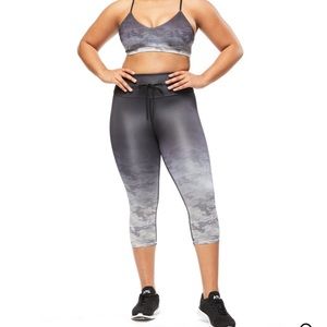 NEVER WORN! Good American crops